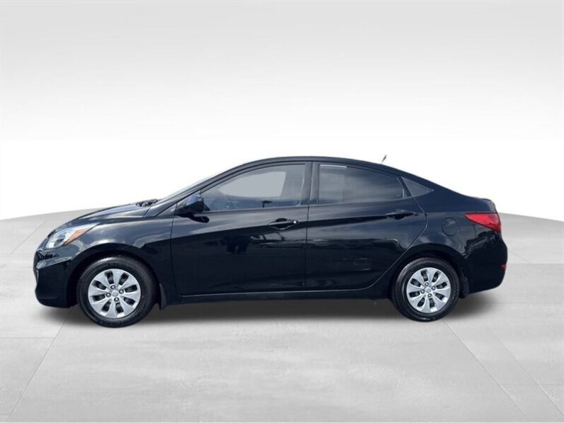 
								2017 Hyundai ACCENT SE full									