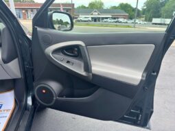 
										2011 Toyota RAV4 Limited full									