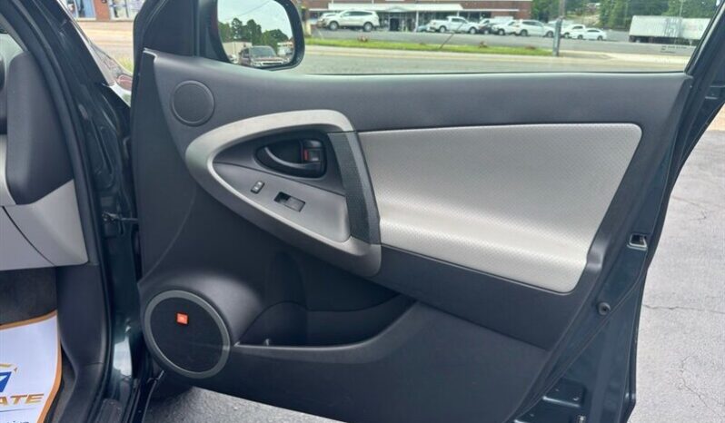 
								2011 Toyota RAV4 Limited full									