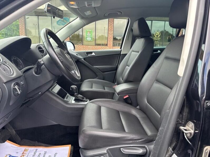 
								2015 Volkswagen Tiguan SE 4Motion full									