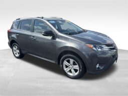 
										2014 Toyota RAV4 XLE full									
