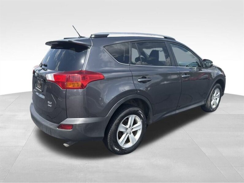 
								2014 Toyota RAV4 XLE full									