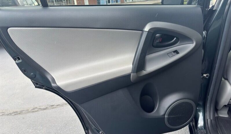 
								2011 Toyota RAV4 Limited full									