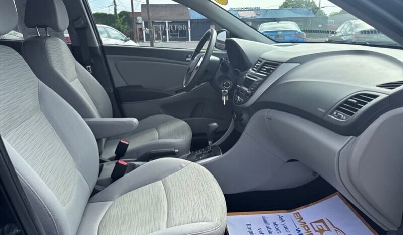 
								2017 Hyundai ACCENT SE full									