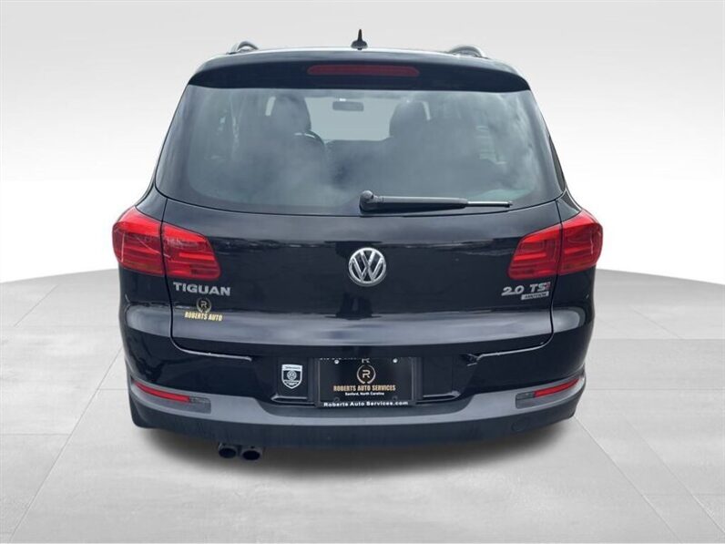 
								2015 Volkswagen Tiguan SE 4Motion full									