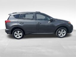 
										2014 Toyota RAV4 XLE full									