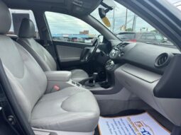 
										2011 Toyota RAV4 Limited full									