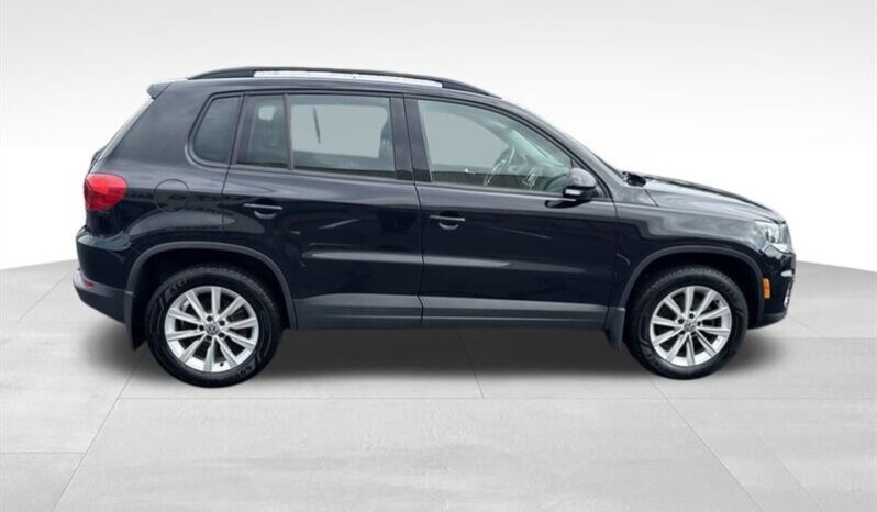 
								2015 Volkswagen Tiguan SE 4Motion full									