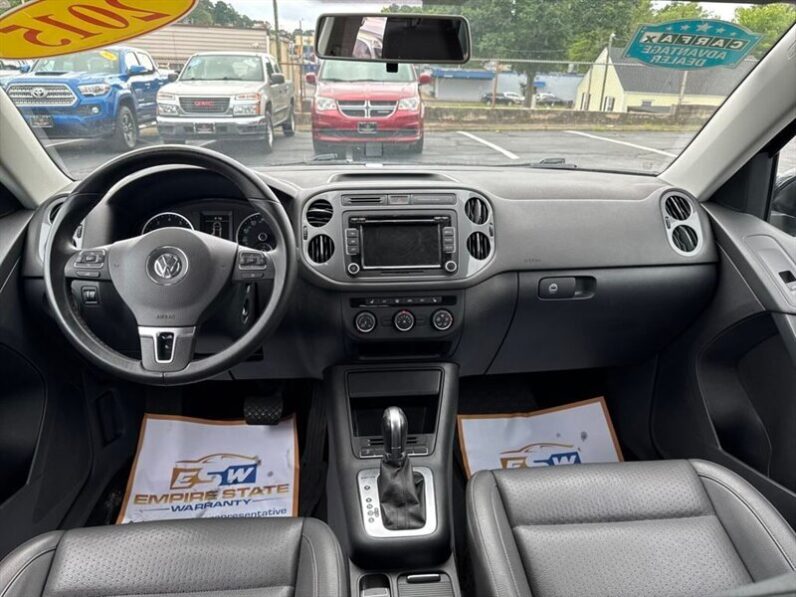 
								2015 Volkswagen Tiguan SE 4Motion full									