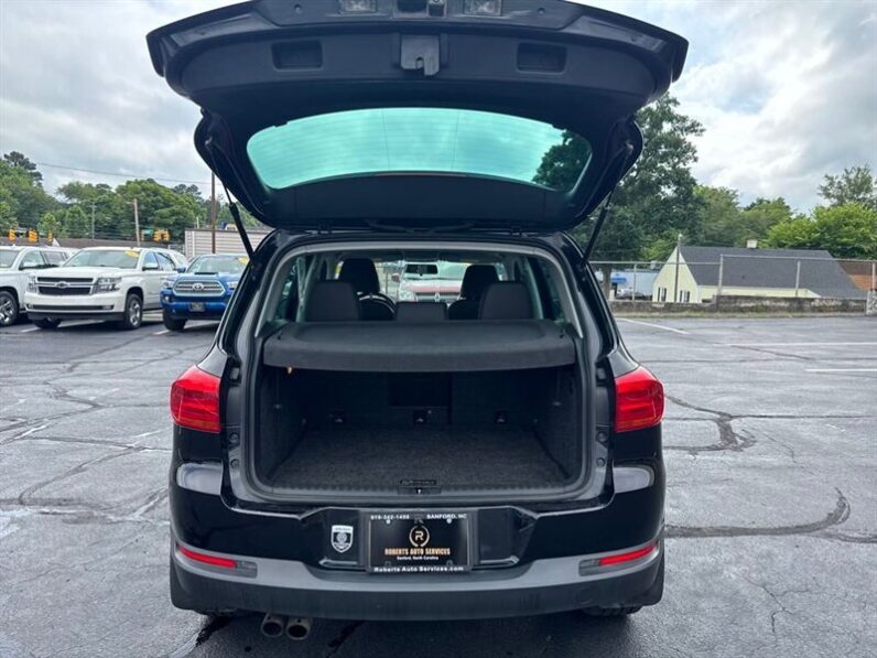 
								2015 Volkswagen Tiguan SE 4Motion full									