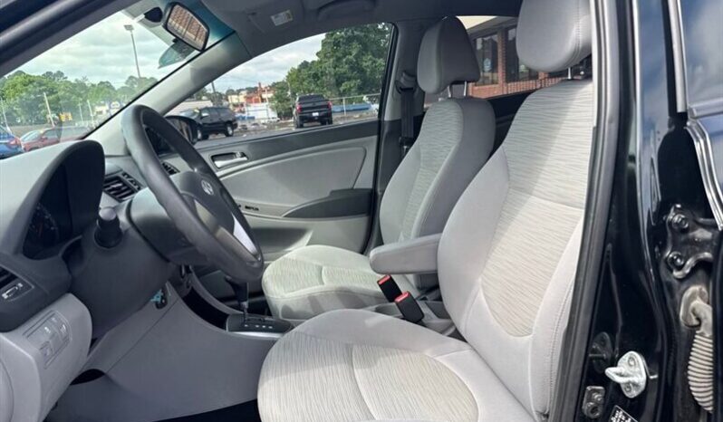 
								2017 Hyundai ACCENT SE full									