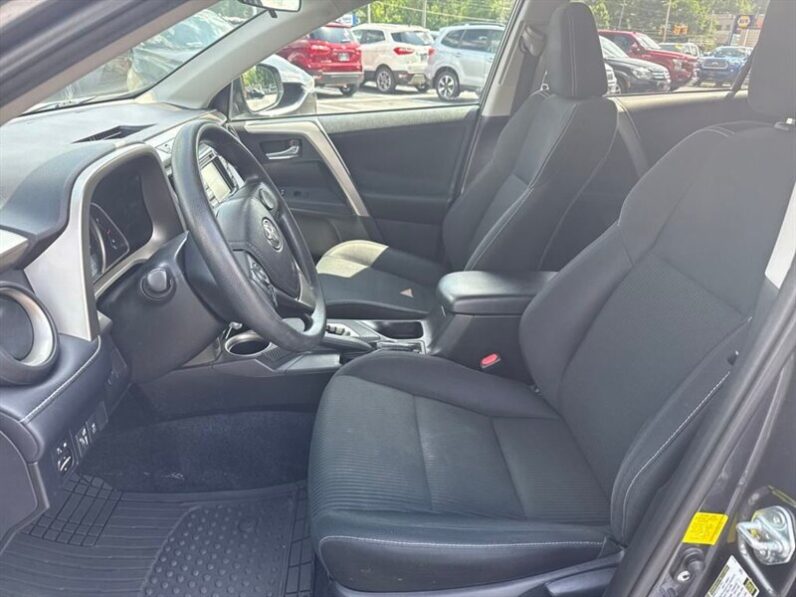 
								2014 Toyota RAV4 XLE full									