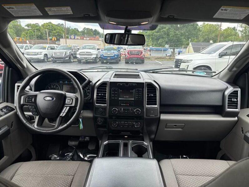 
								2016 Ford F-150 XLT full									