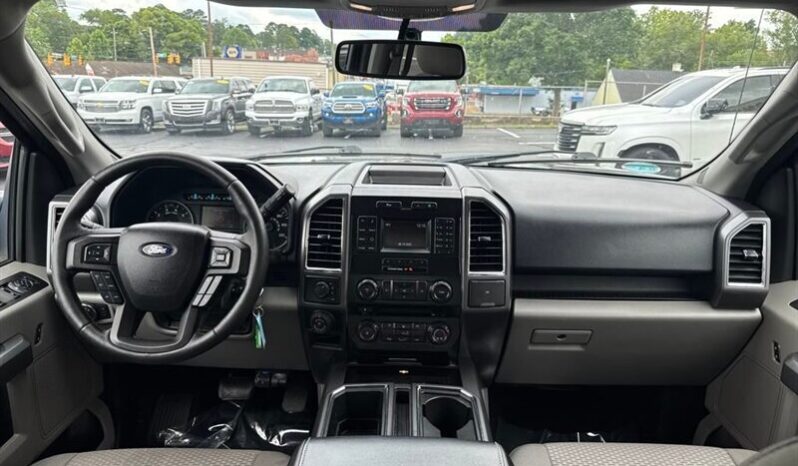 
								2016 Ford F-150 XLT full									