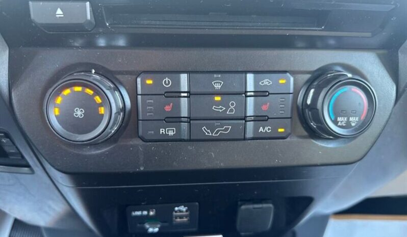 
								2015 Ford F-150 XLT full									