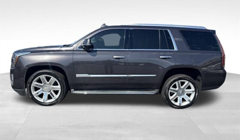 
								2016 Cadillac Escalade Luxury full									