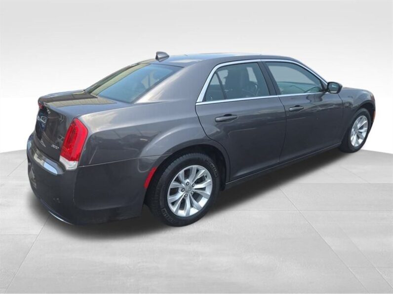 
								2015 Chrysler 300 Limited full									
