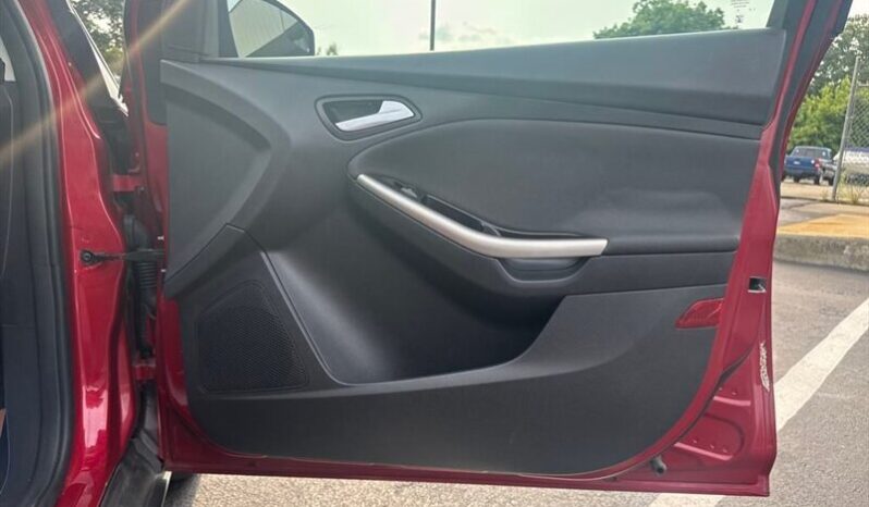 
								2012 Ford Focus SEL full									