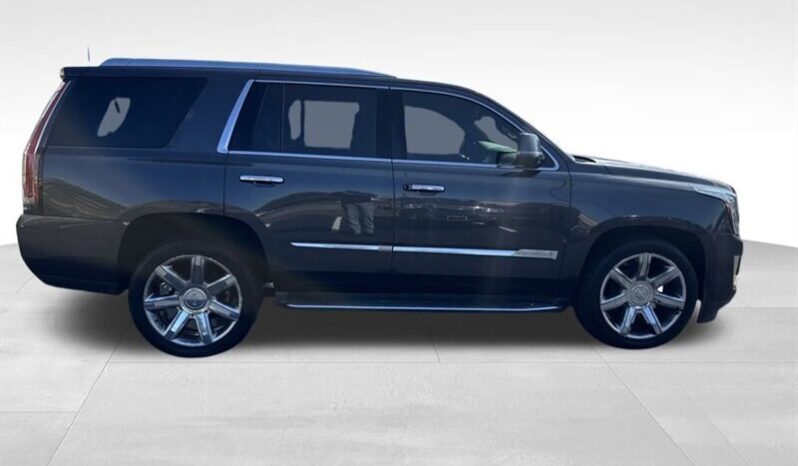 
								2016 Cadillac Escalade Luxury full									