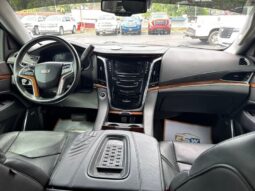 
										2016 Cadillac Escalade Luxury full									