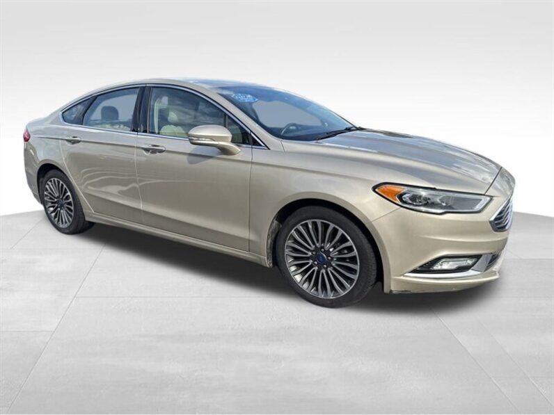 
								2017 Ford Fusion Titanium full									