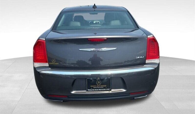
								2015 Chrysler 300 Limited full									
