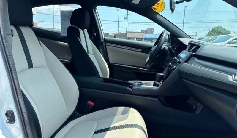 
								2017 Honda Civic Sport full									