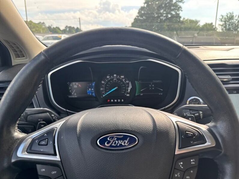 
								2017 Ford Fusion Titanium full									