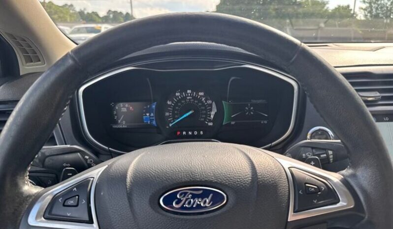 
								2017 Ford Fusion Titanium full									