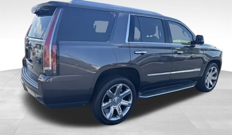 
								2016 Cadillac Escalade Luxury full									