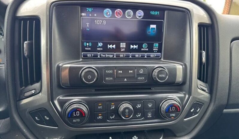 
								2018 Chevrolet Silverado 1500 LT LT1 full									
