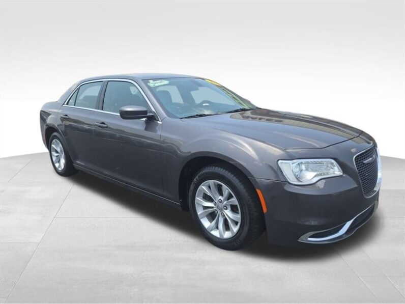 
								2015 Chrysler 300 Limited full									