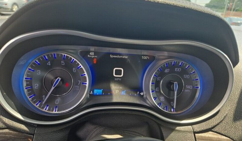 
								2015 Chrysler 300 Limited full									