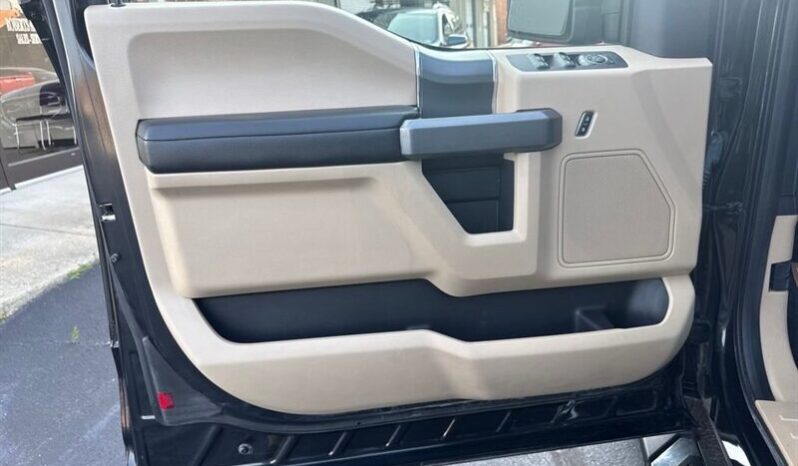 
								2015 Ford F-150 XLT full									