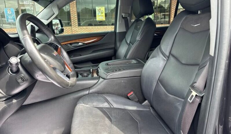
								2016 Cadillac Escalade Luxury full									