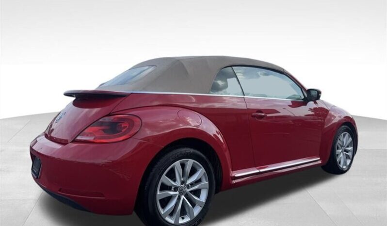 
								2013 Volkswagen Beetle Convertible 2.0 TDI full									
