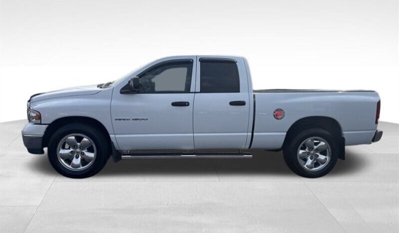 
								2005 Dodge Ram 1500 SLT full									