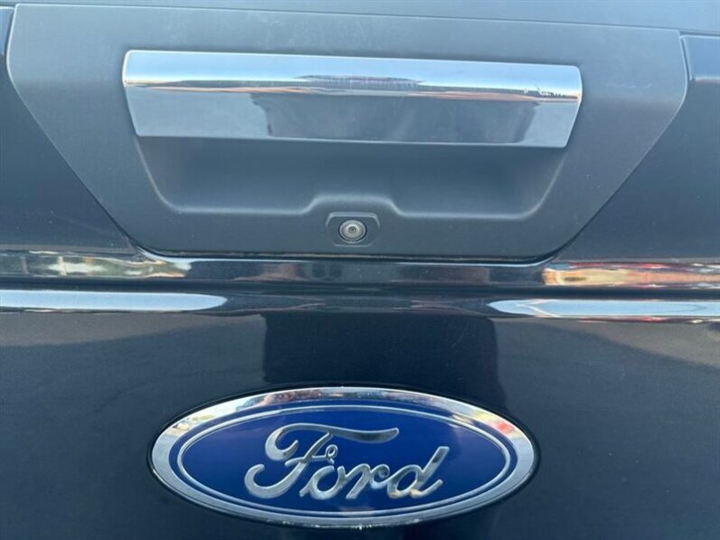 
								2015 Ford F-150 XLT full									