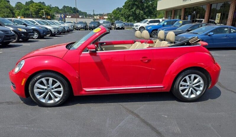 
								2013 Volkswagen Beetle Convertible 2.0 TDI full									