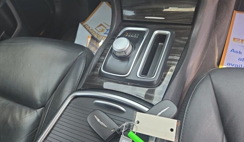 
								2015 Chrysler 300 Limited full									