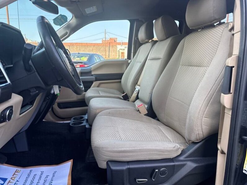 
								2015 Ford F-150 XLT full									