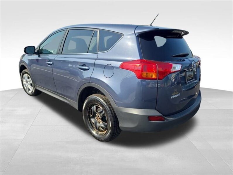 
								2014 Toyota RAV4 LE full									