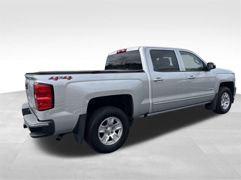 
								2018 Chevrolet Silverado 1500 LT LT1 full									