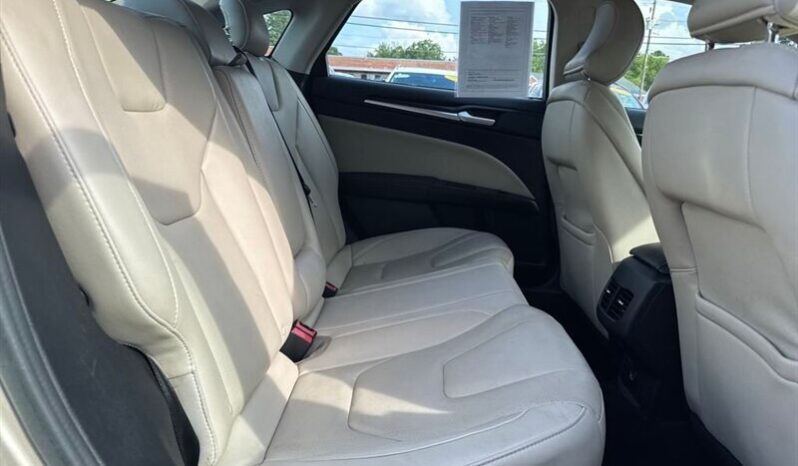 
								2017 Ford Fusion Titanium full									