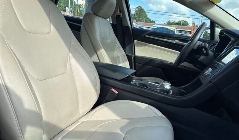 
								2017 Ford Fusion Titanium full									