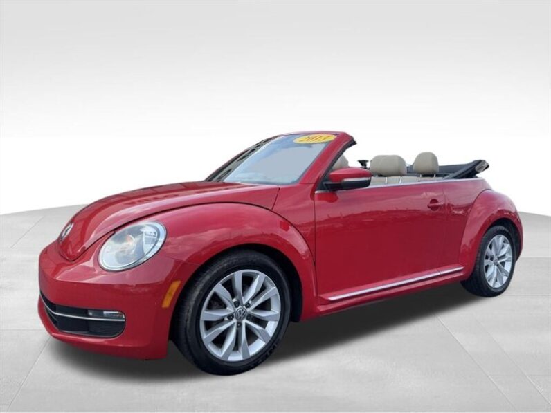 
								2013 Volkswagen Beetle Convertible 2.0 TDI full									