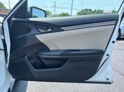 
										2017 Honda Civic Sport full									