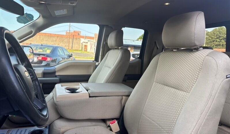 
								2015 Ford F-150 XLT full									