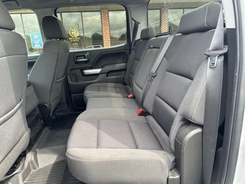 
								2018 Chevrolet Silverado 1500 LT LT1 full									
