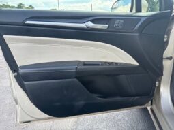 
										2017 Ford Fusion Titanium full									